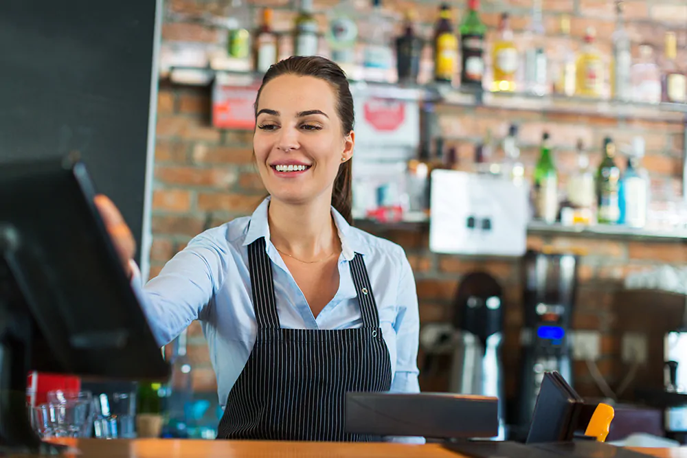 How an EPOS System Makes Restaurant Operations Easy | POS Buyers